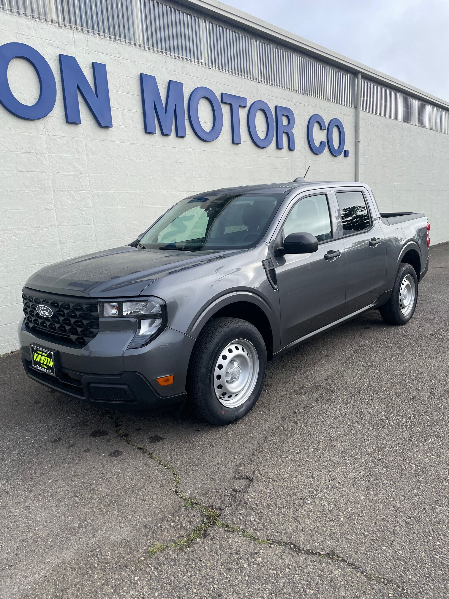 2025 Ford Maverick XL photo 2