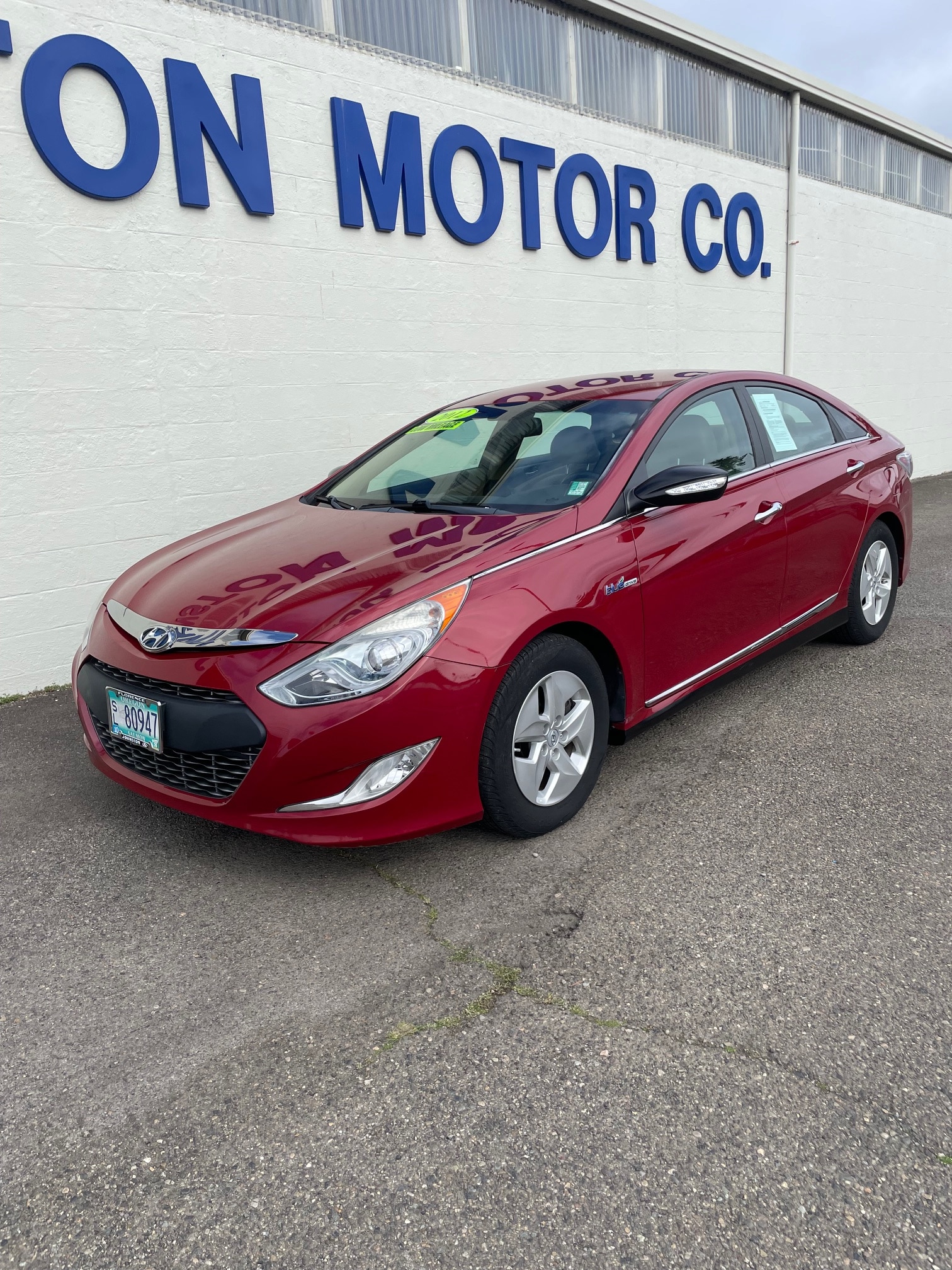 Used 2012 Hyundai Sonata Hybrid Base with VIN KMHEC4A47CA045341 for sale in Florence, OR