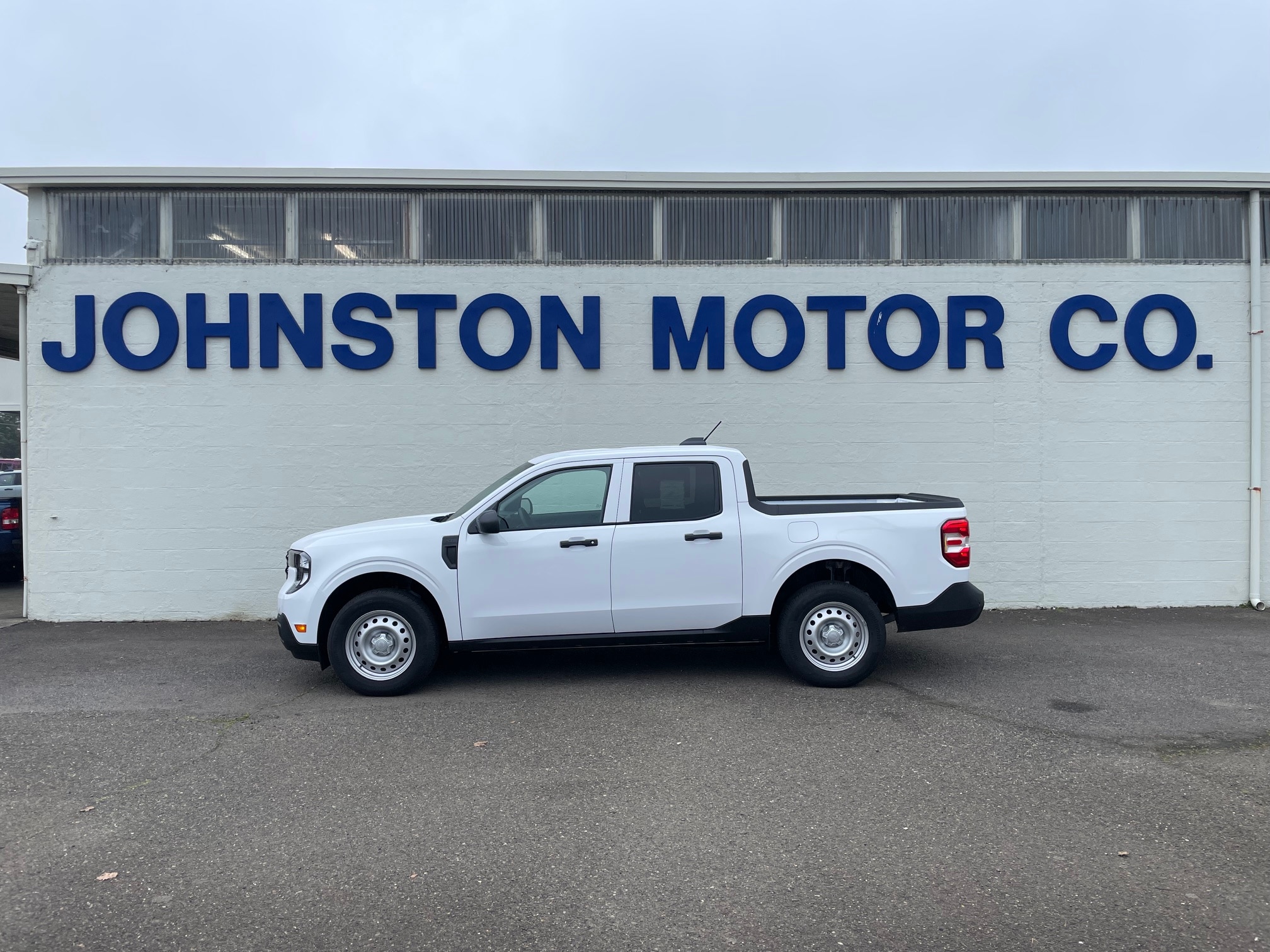 2025 Ford Maverick XL's photo