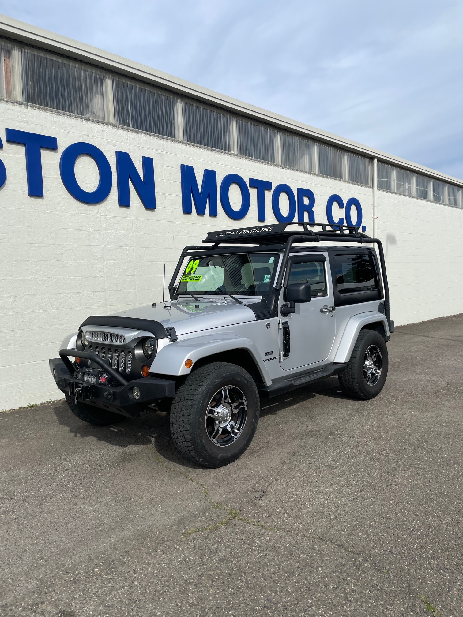 Used 2009 Jeep Wrangler X with VIN 1J4FA24129L762600 for sale in Florence, OR