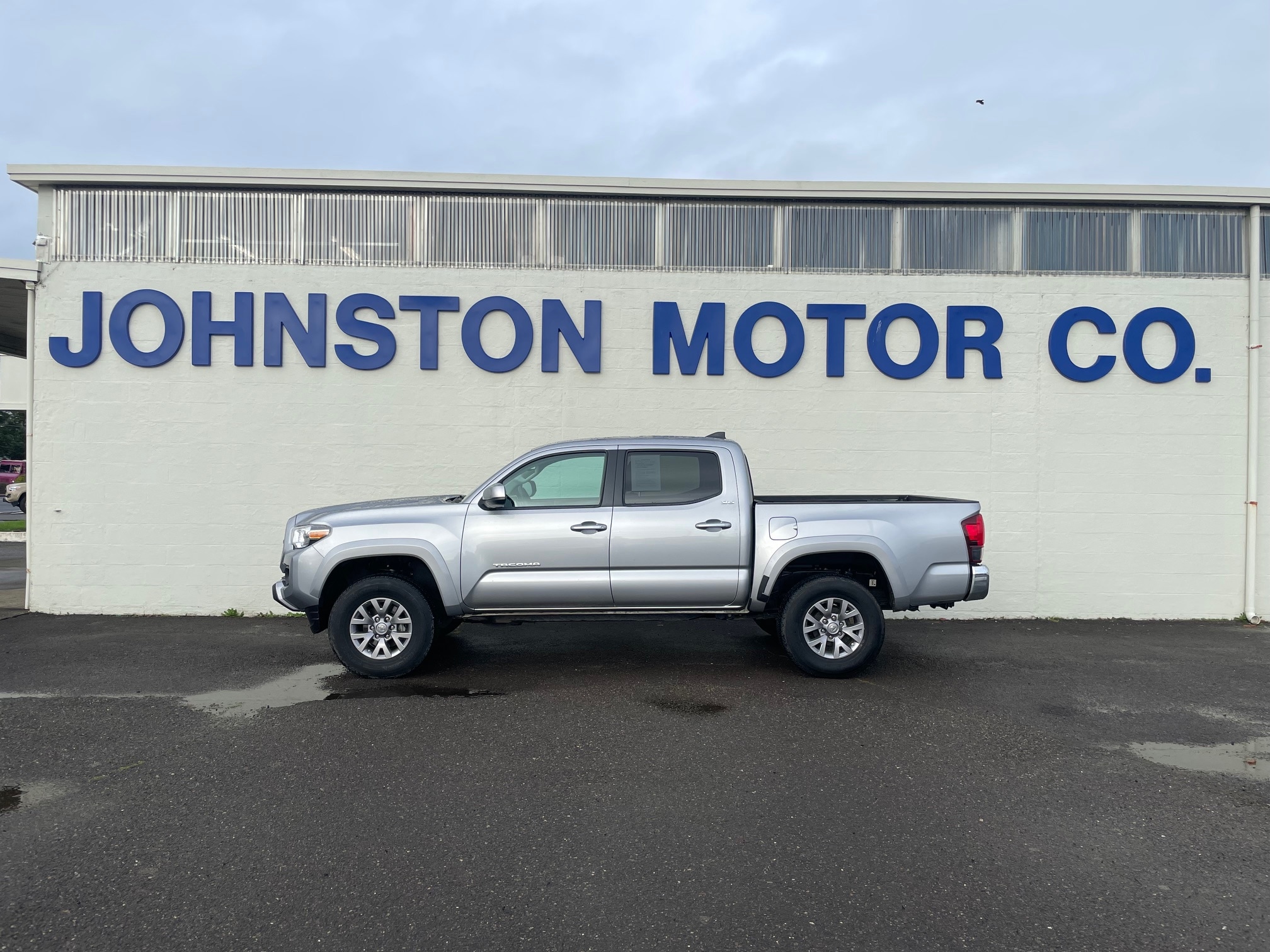 2019 Toyota Tacoma SR5's photo