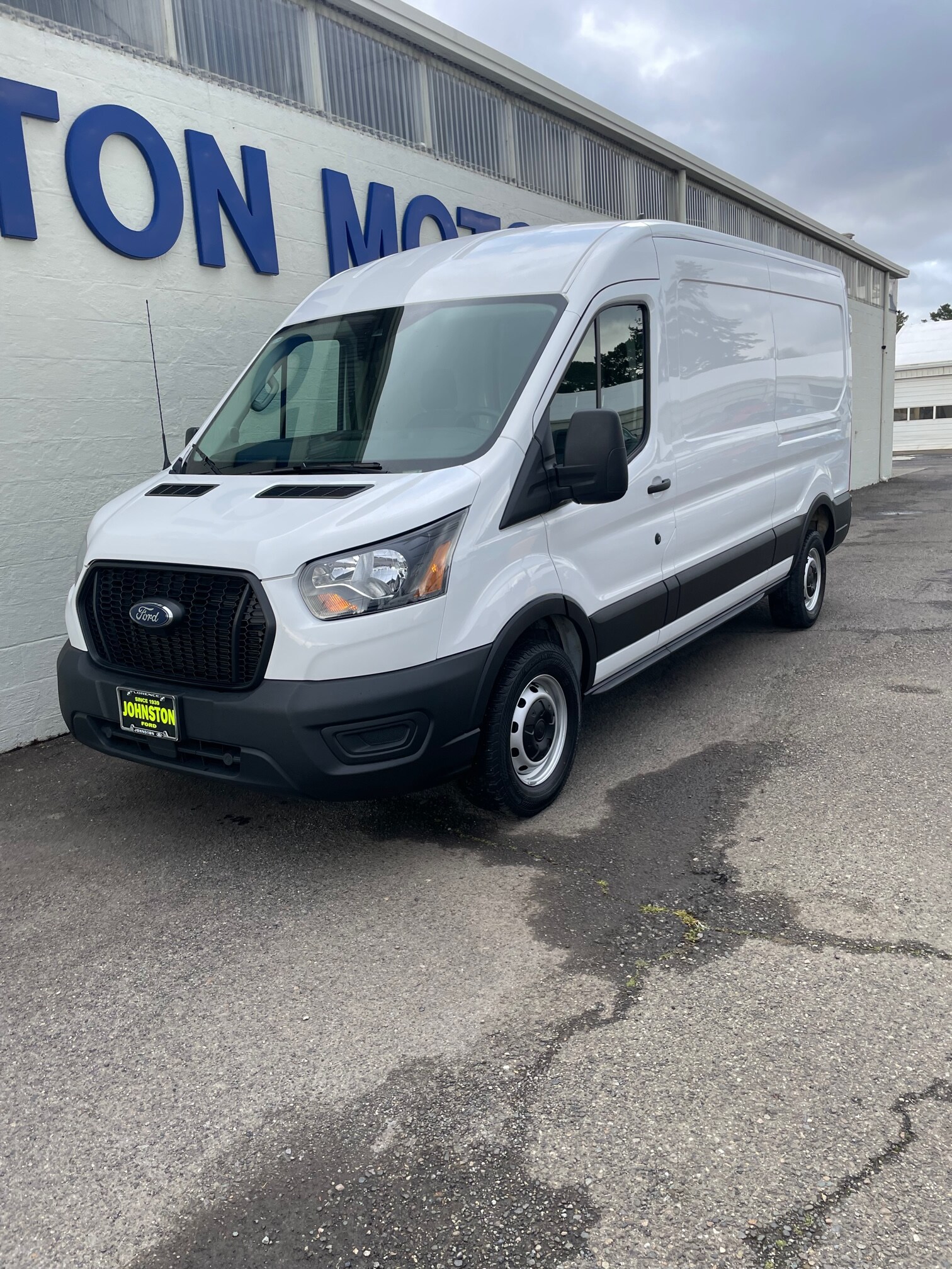 2023 Ford Transit photo 2