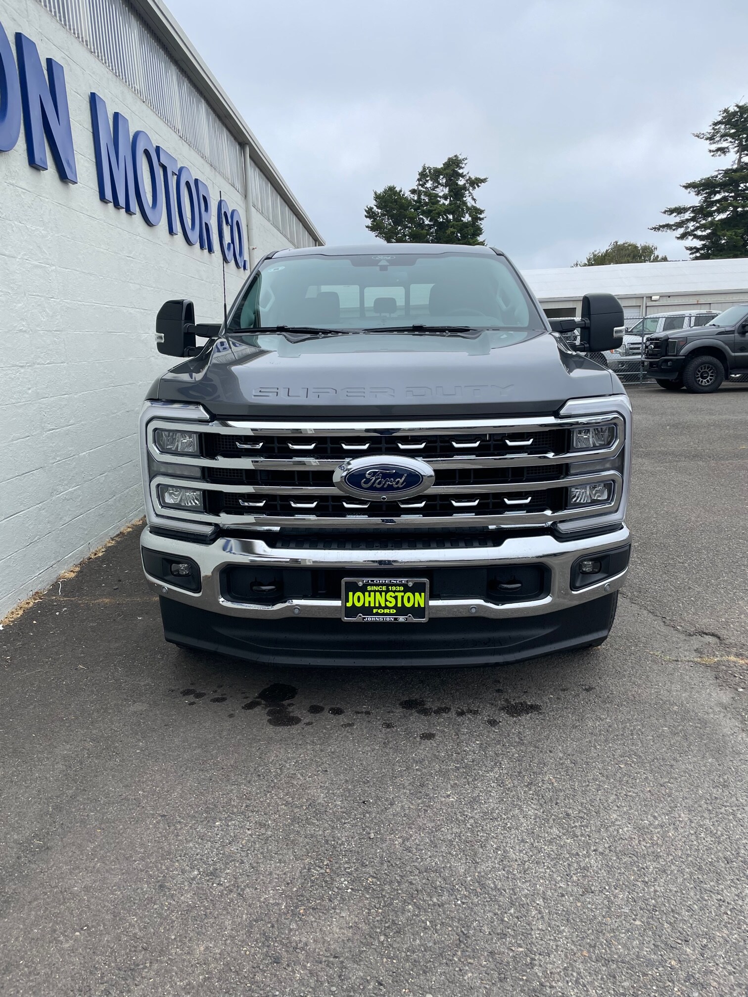 2025 Ford F-350 Lariat photo 3