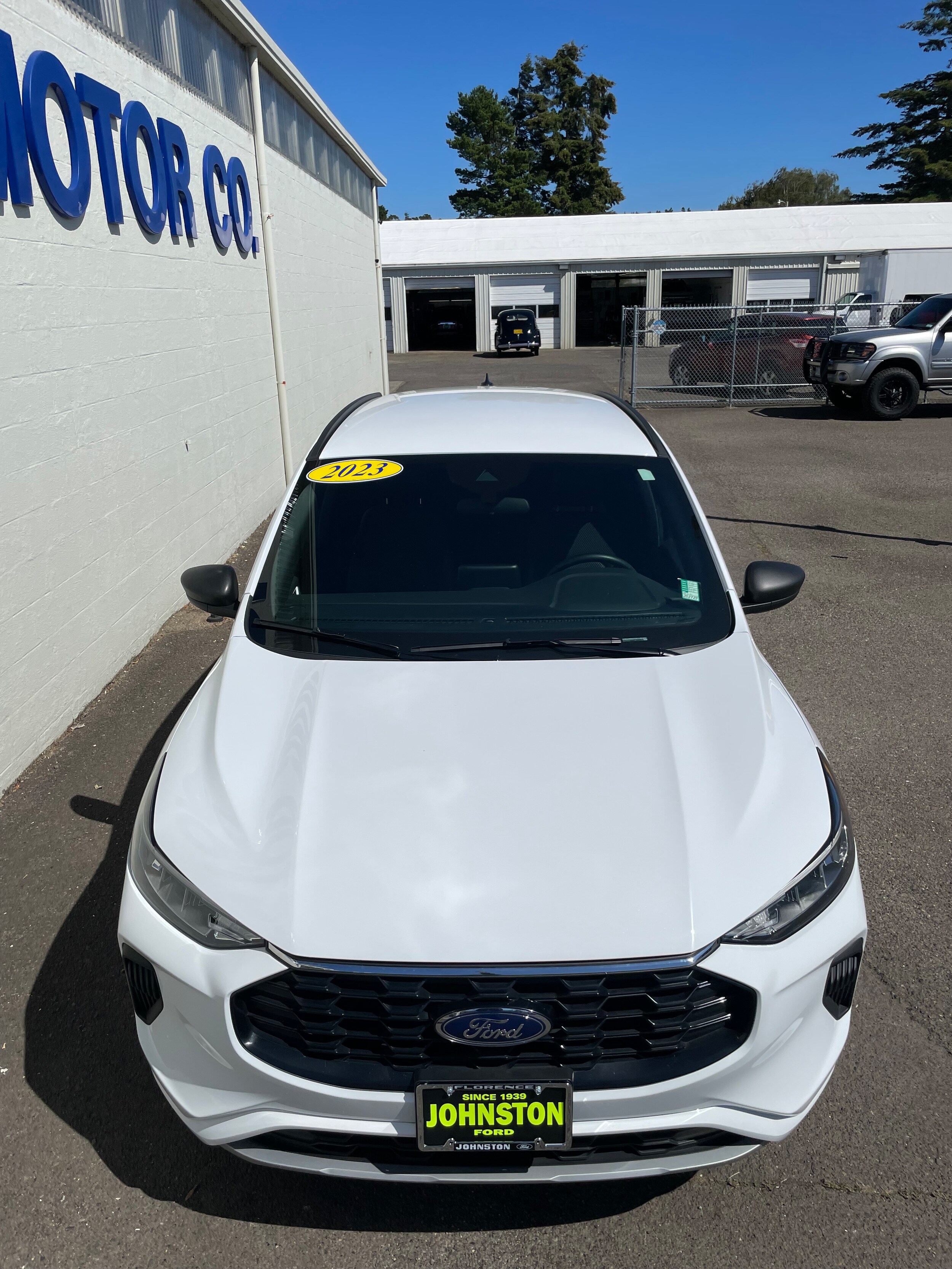 2023 Ford Escape ST-Line photo 2