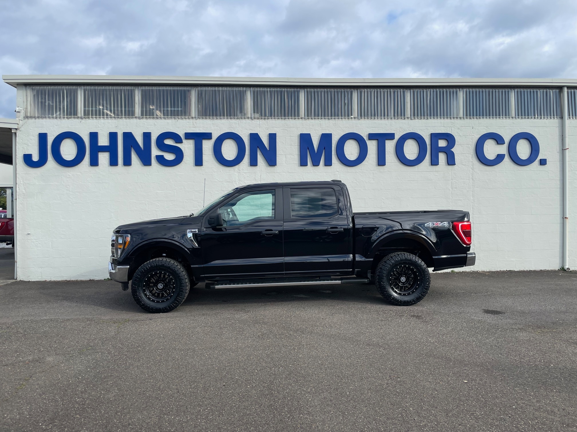 2023 Ford F-150 XLT's photo