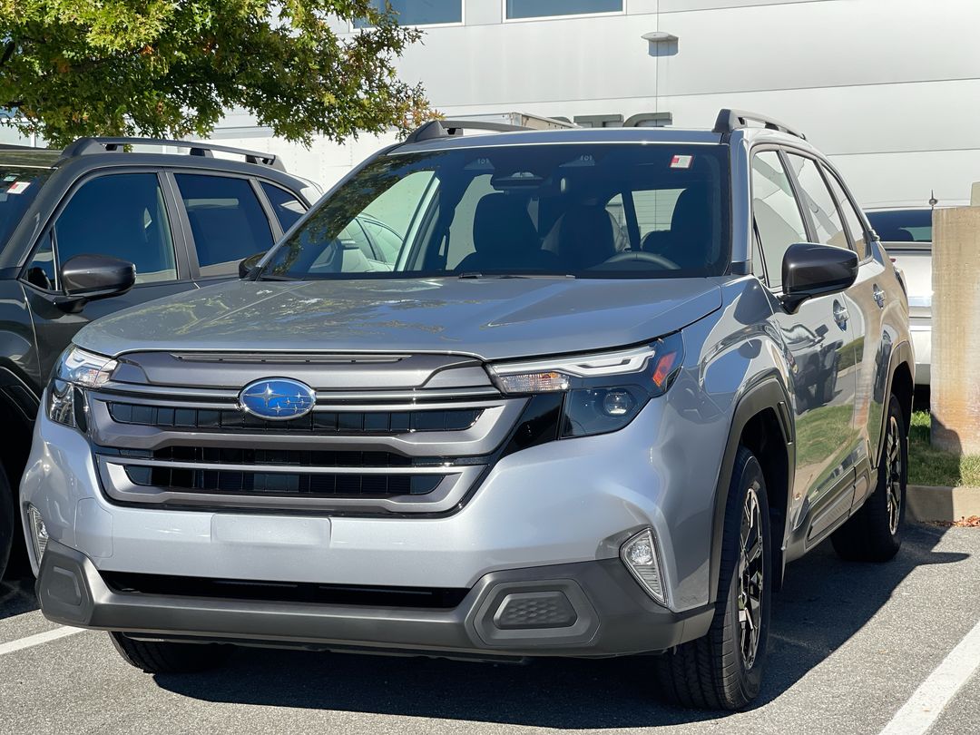 2025 Subaru Forester Premium photo 4