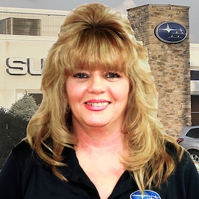 Staff member Maureen Jones from ID_a2fe9b54ee80