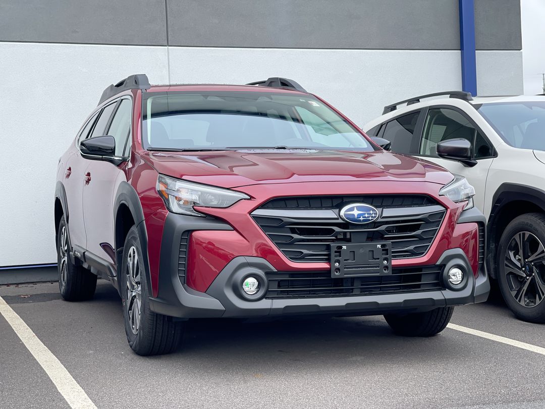 2025 Subaru Outback Premium's photo