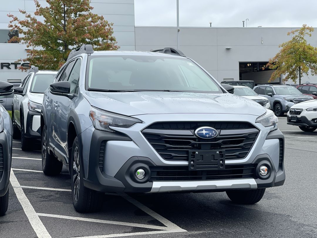 2025 Subaru Outback Limited's photo