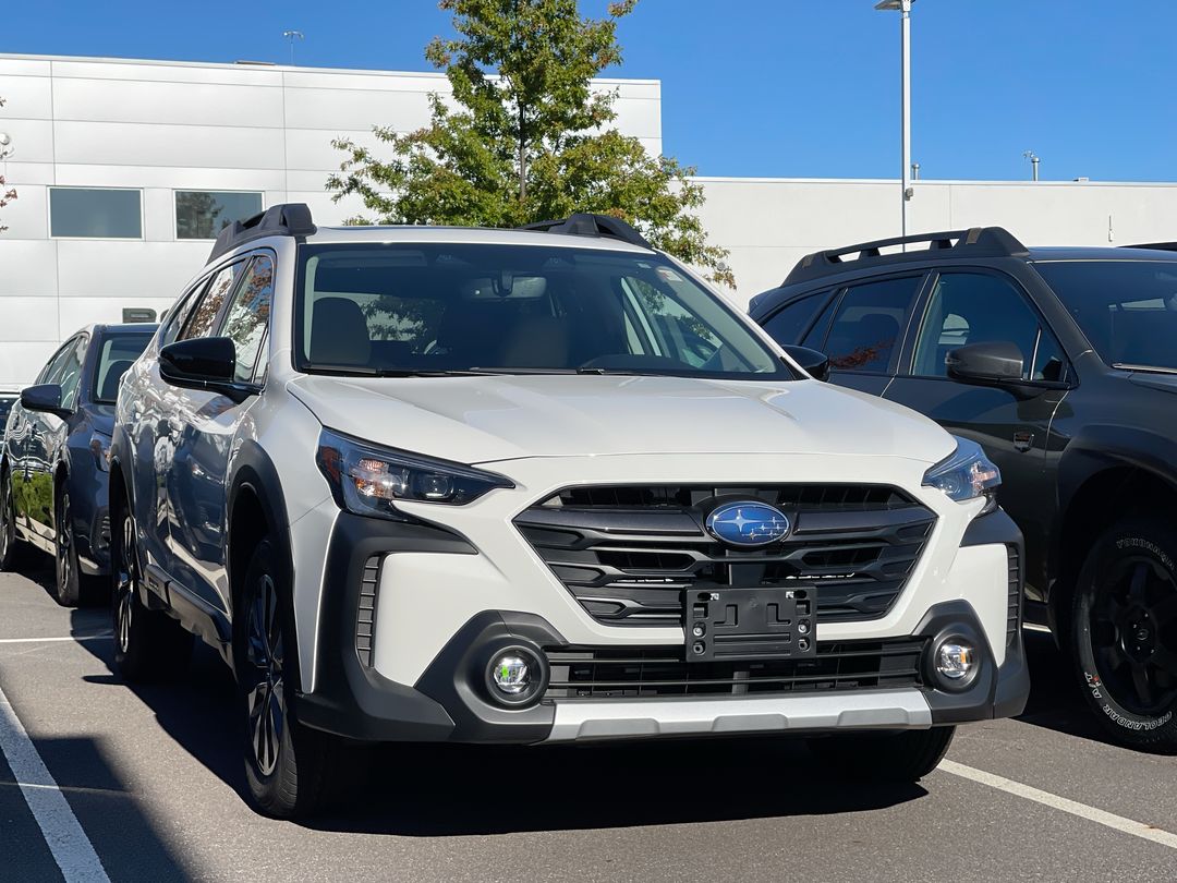 2025 Subaru Outback Limited's photo