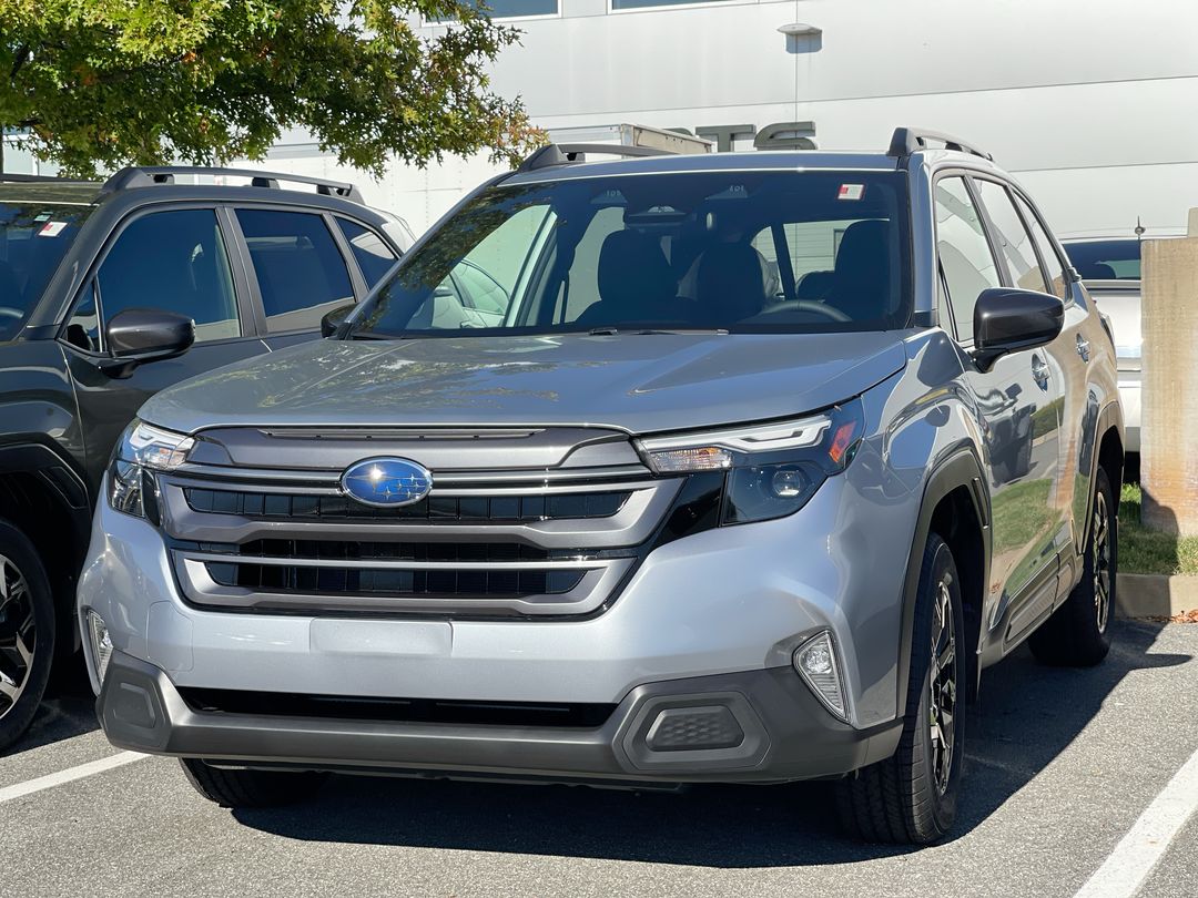 2025 Subaru Forester Premium photo 2