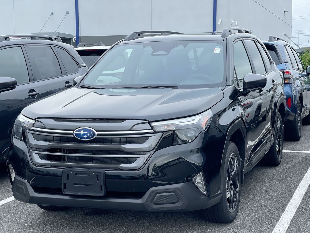 2025 Subaru Forester Premium photo 2