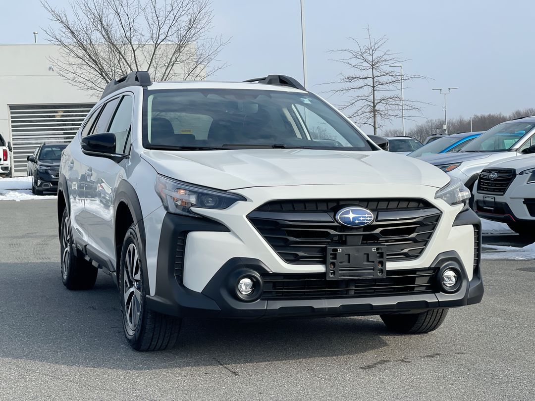2023 Subaru Outback Premium's photo