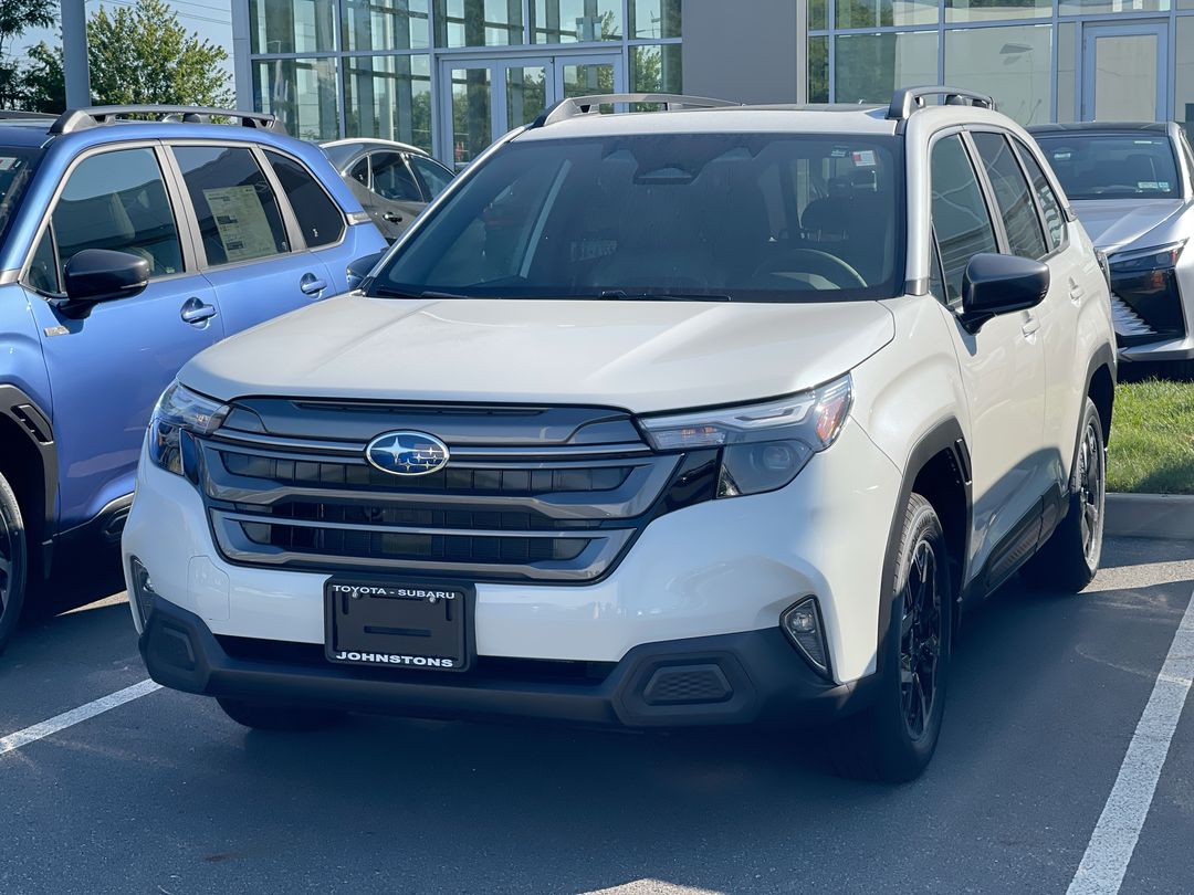 2025 Subaru Forester Premium photo 2