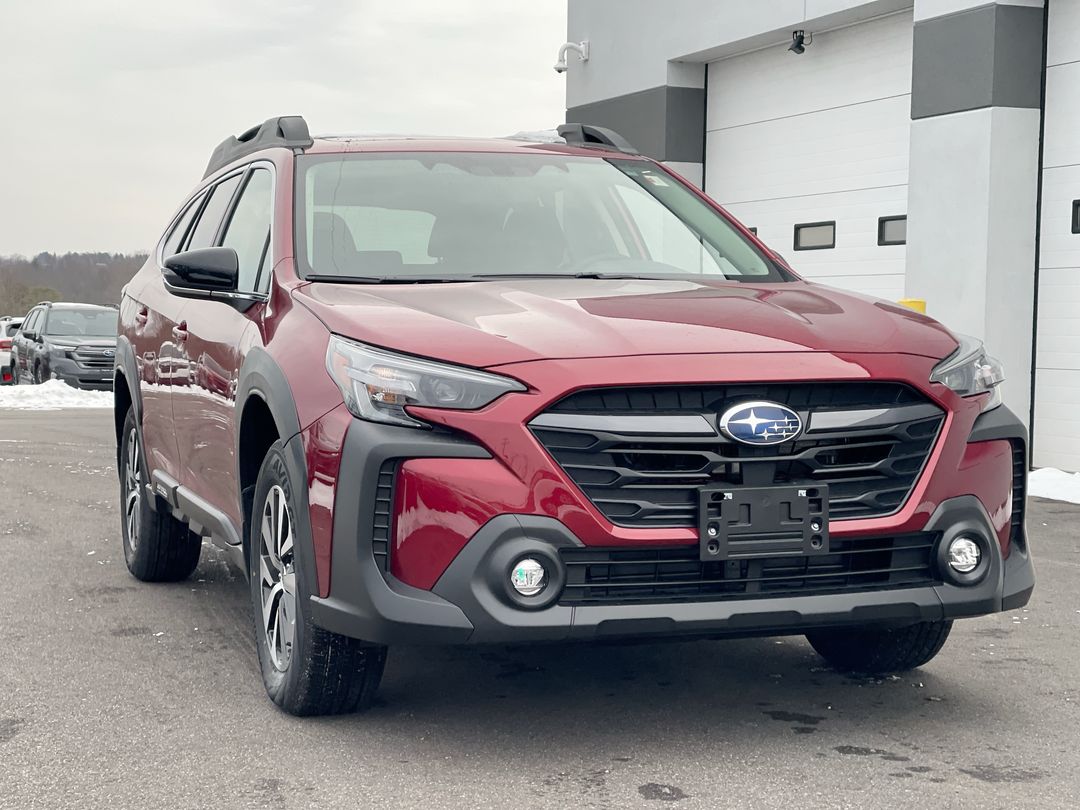 2025 Subaru Outback Premium's photo