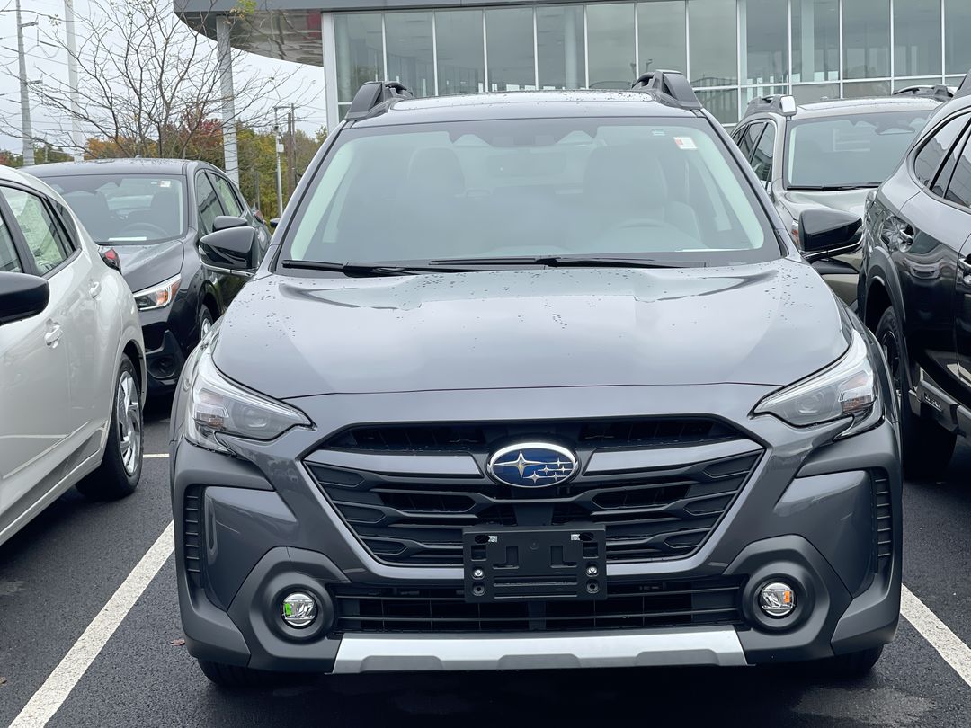 2025 Subaru Outback Limited XT photo 3