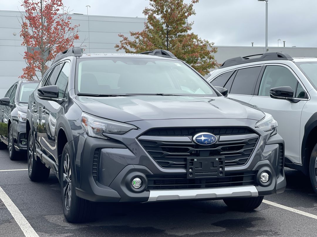 2025 Subaru Outback Limited's photo