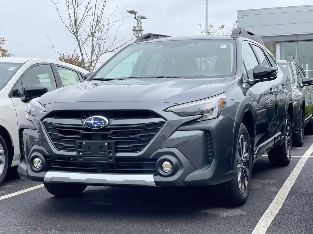 2025 Subaru Outback Limited XT photo 2