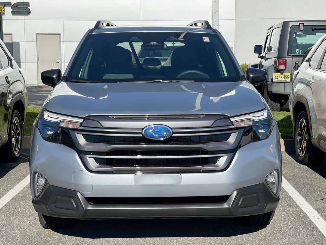 2025 Subaru Forester Premium photo 3