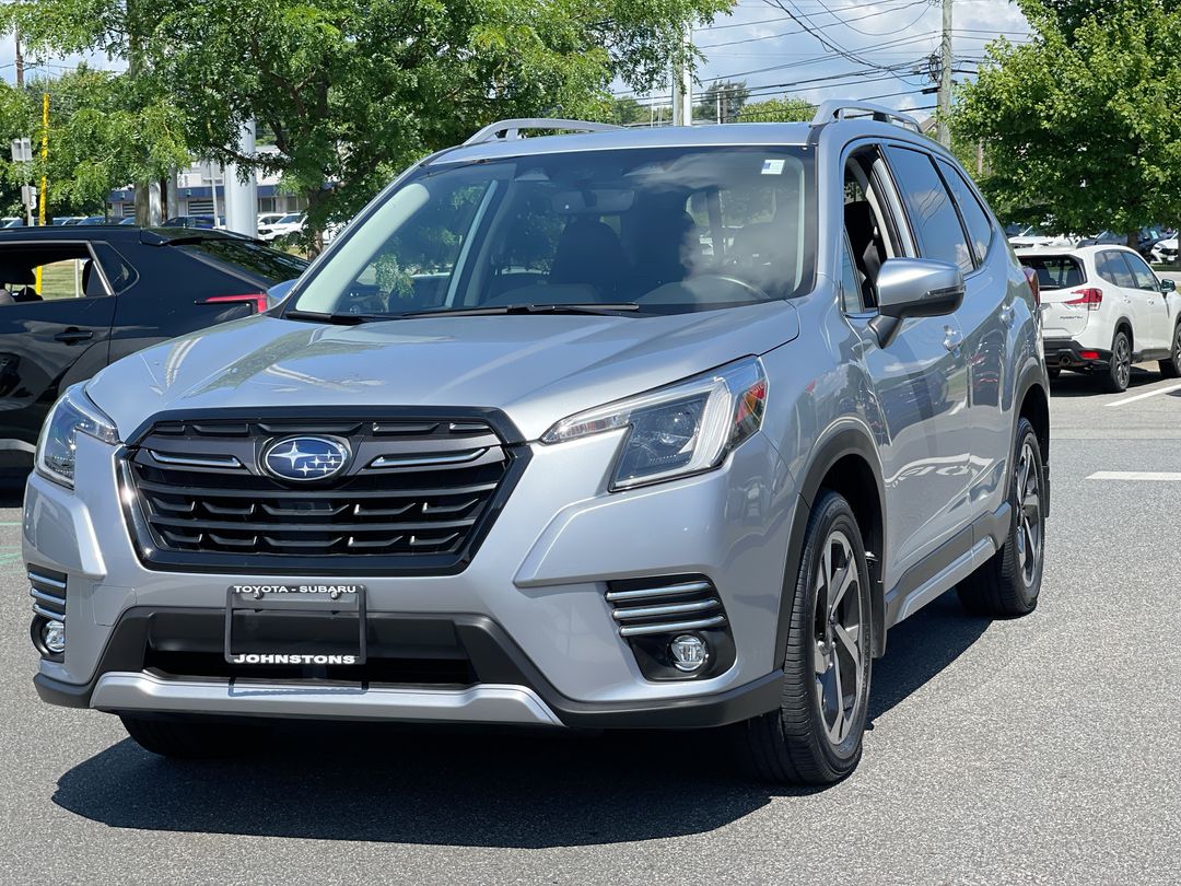 2024 Subaru Forester Touring photo 2