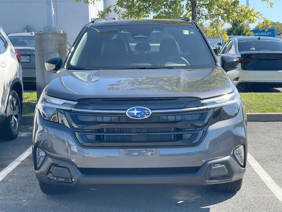 2025 Subaru Forester Touring photo 3