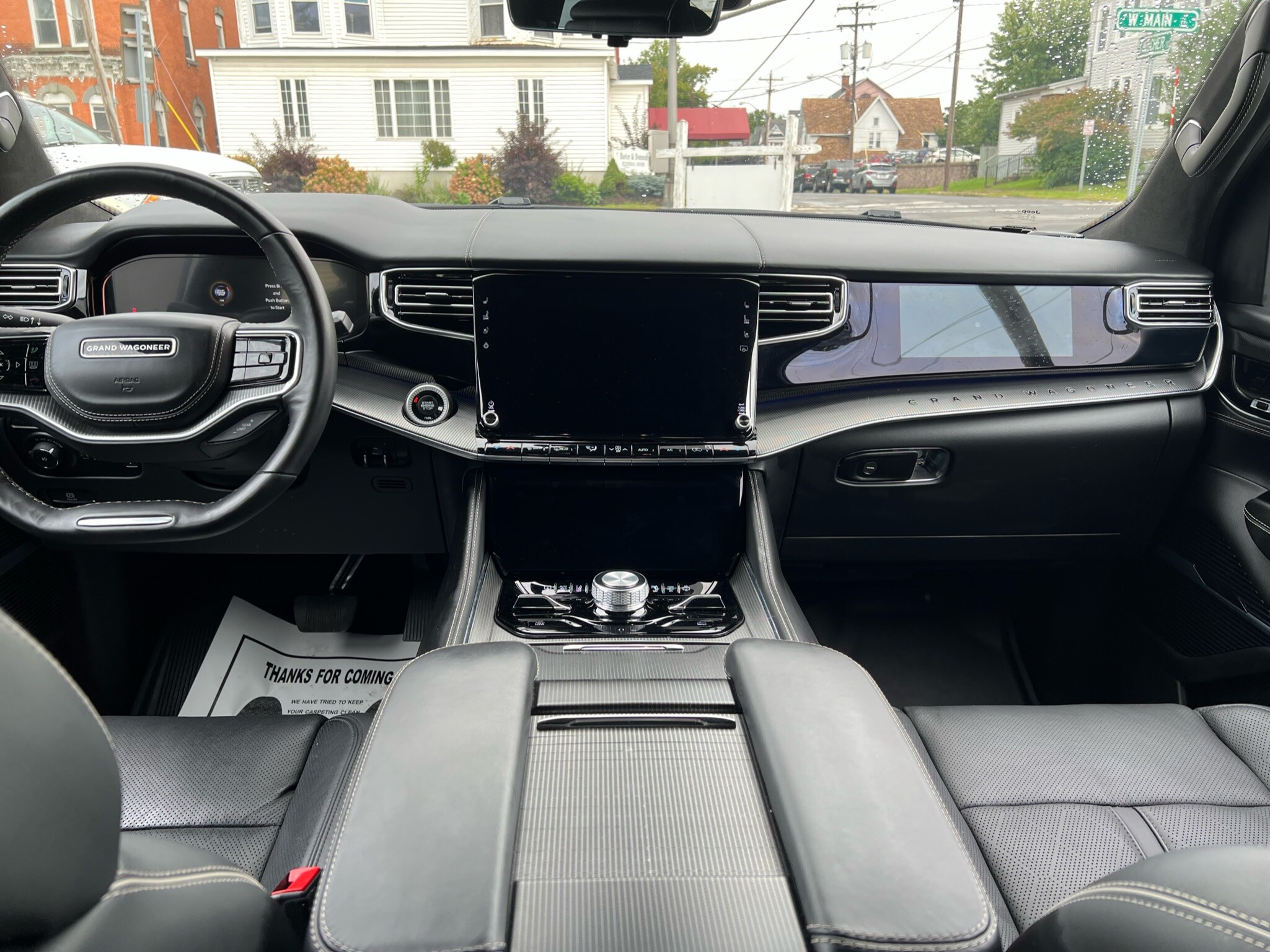 2022 Jeep Grand Wagoneer II photo 3