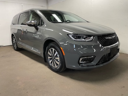 2023 Chrysler Pacifica Hybrid PACIFICA PLUG-IN HYBRID LIMITED Passenger Van