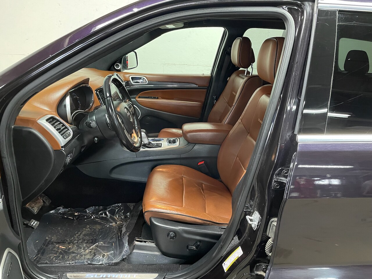 2020 Jeep Grand Cherokee Summit photo 3