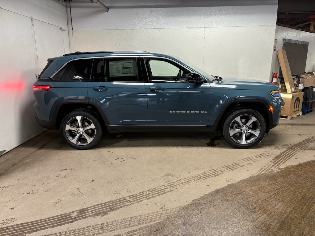 New 2026 Jeep Grand Cherokee LIMITED 4X4 Sport Utility