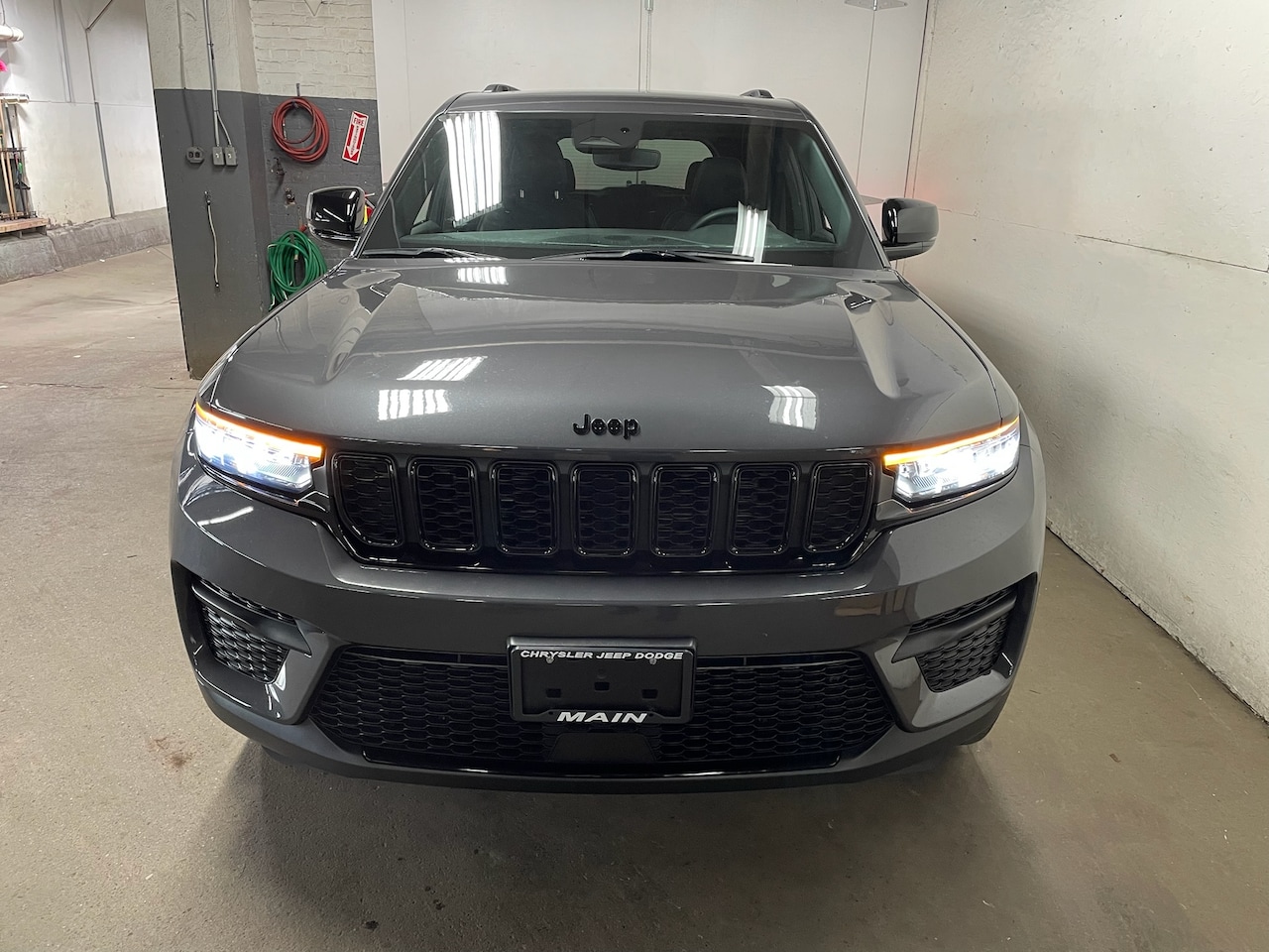 2023 Jeep Grand Cherokee Altitude - Photo 5
