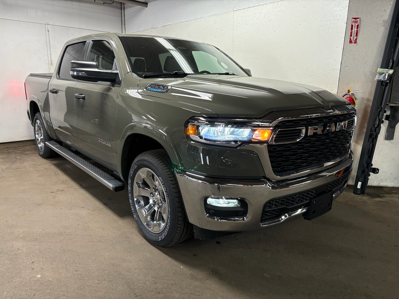 2026 RAM 1500 Big Horn/Lone Star 4x4 Crew Cab 5'7's photo