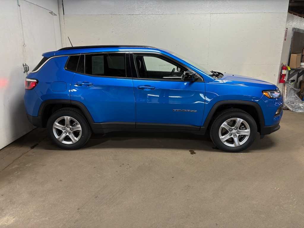 Used 2023 Jeep Compass Latitude SUV