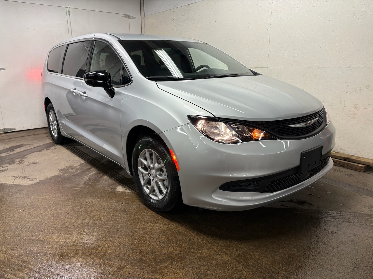 2026 Chrysler Voyager LX's photo