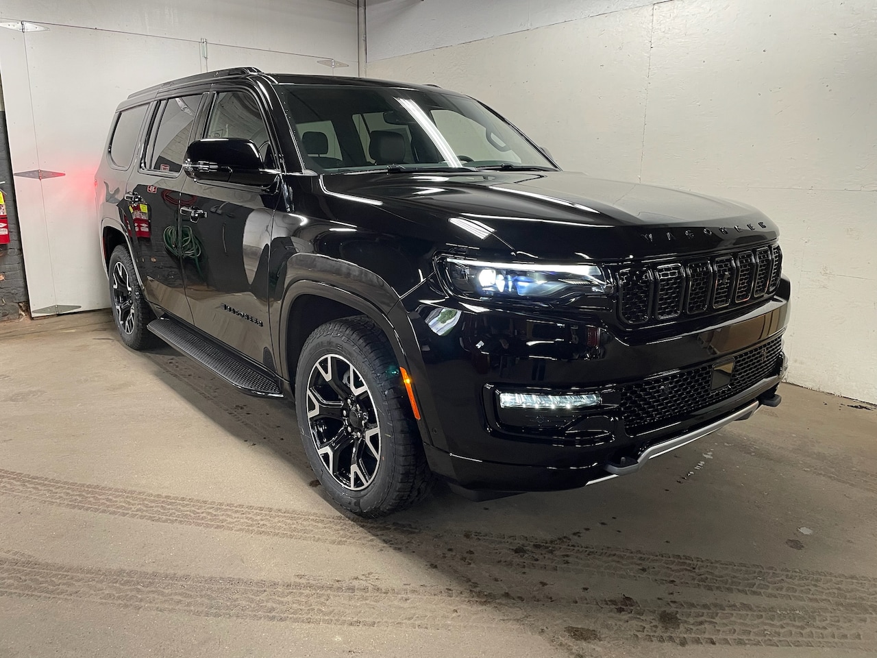 2025 Jeep Wagoneer OVERLAND 4X4