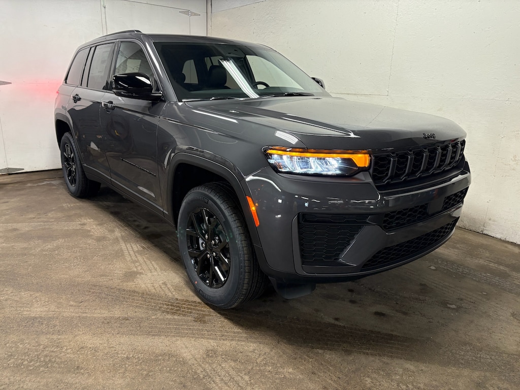 New 2026 Jeep Grand Cherokee LAREDO ALTITUDE 4X4 Sport Utility