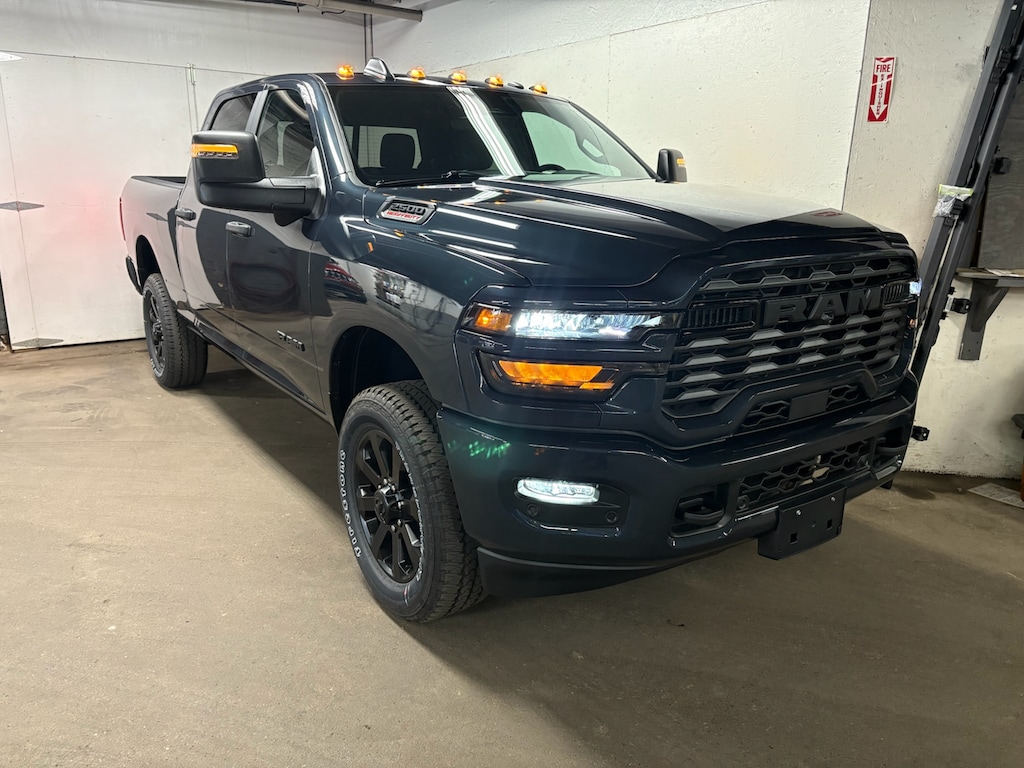 New 2026 Ram 2500 BIG HORN CREW CAB 4X4 6'4 BOX Pickup