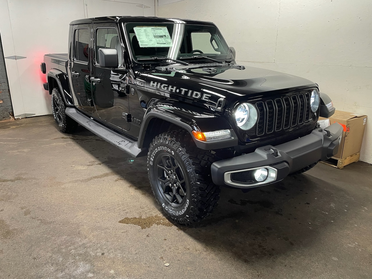 2025 Jeep Gladiator High Tide's photo