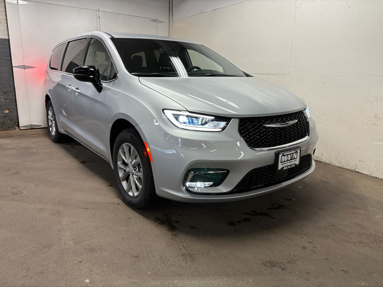 2026 Chrysler Pacifica Select's photo