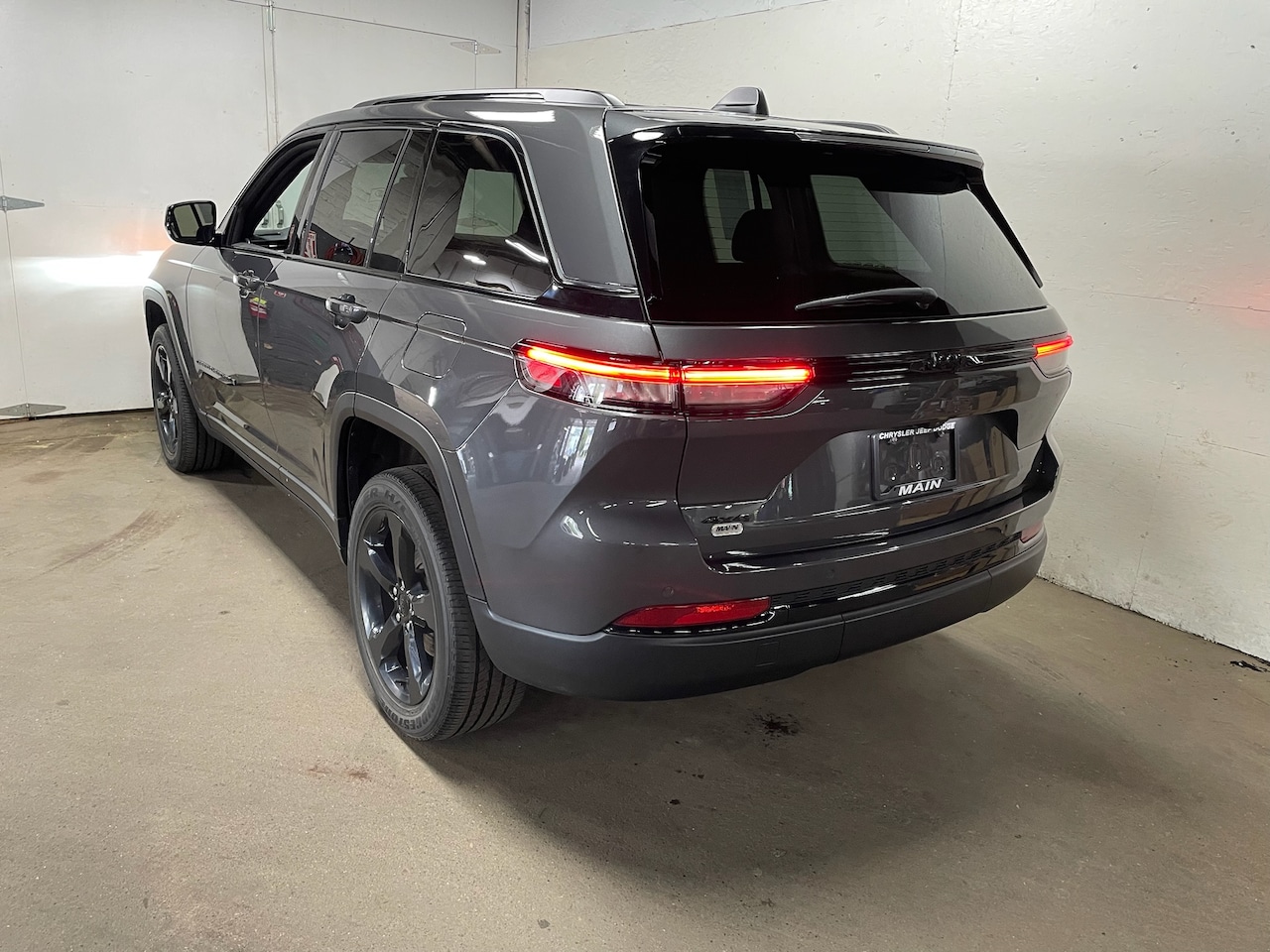 2023 Jeep Grand Cherokee Altitude - Photo 7