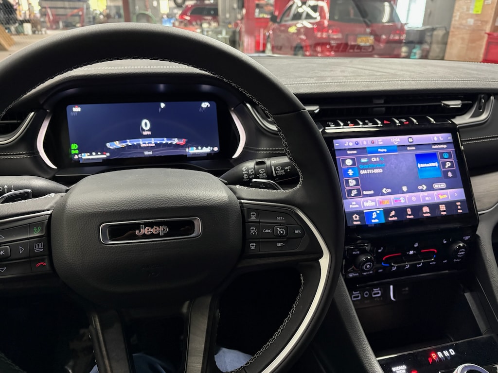 New 2025 Jeep Grand Cherokee LIMITED 4X4 Sport Utility