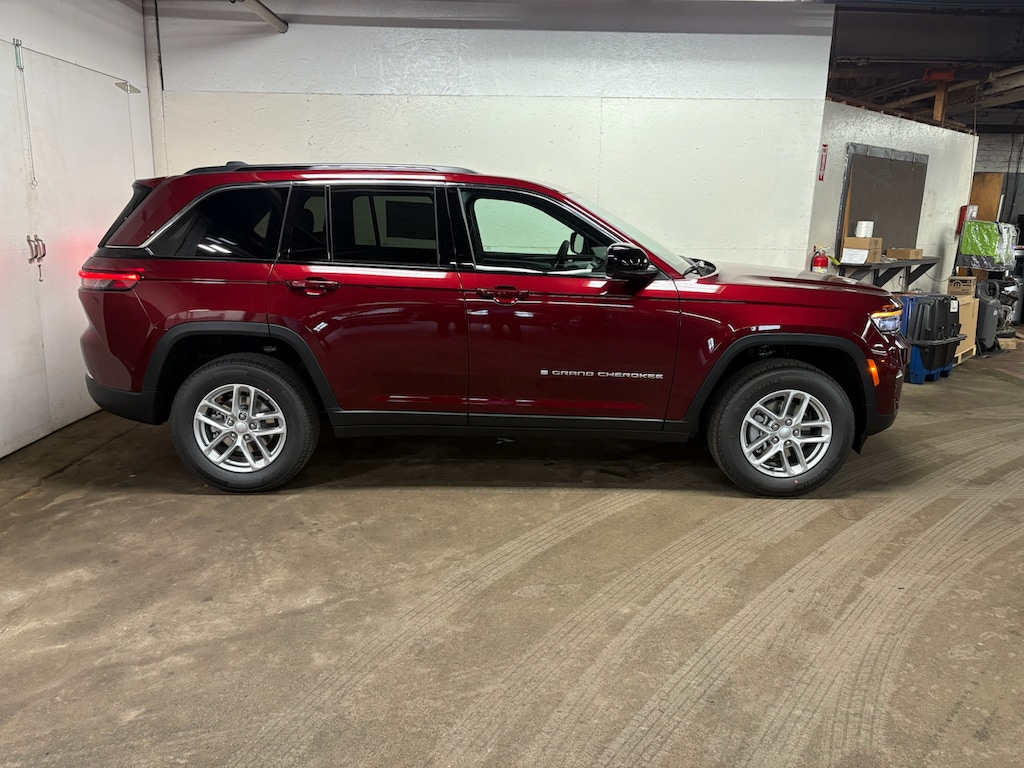 New 2026 Jeep Grand Cherokee LAREDO X 4X4 Sport Utility
