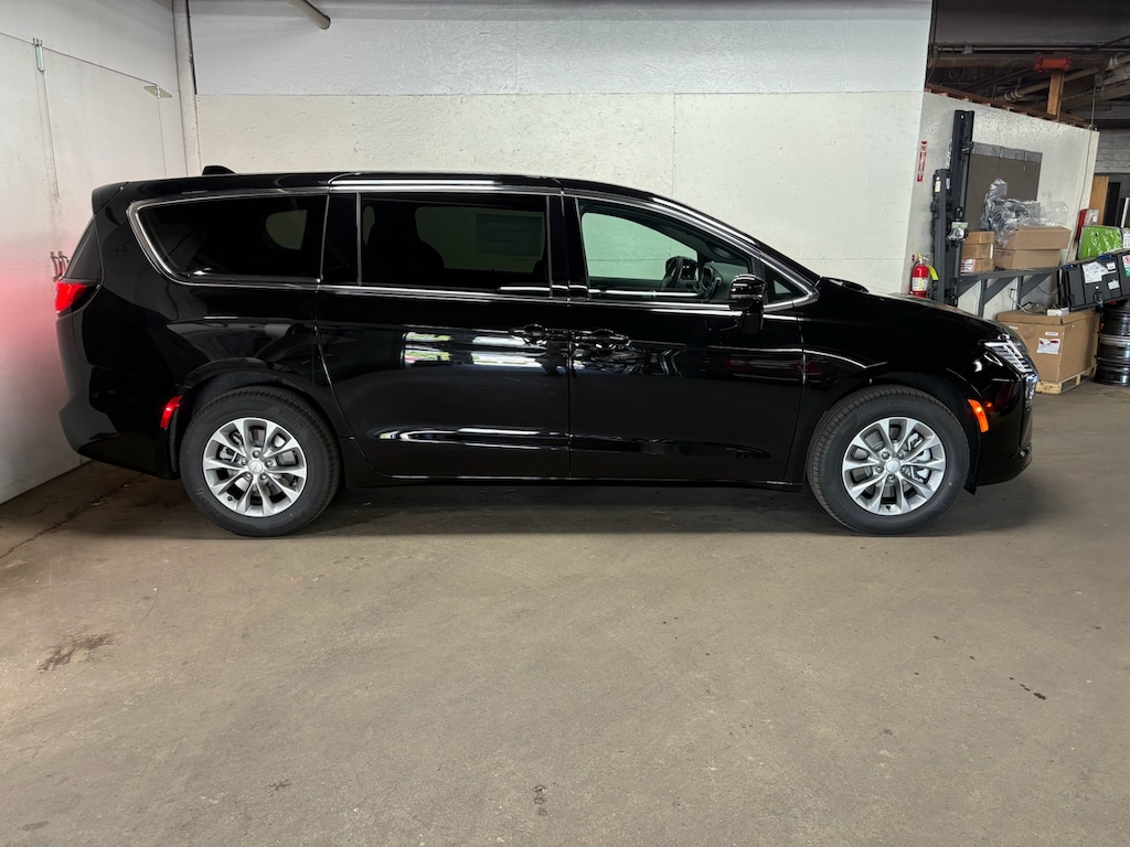New 2027 Chrysler Pacifica SELECT AWD Passenger Van
