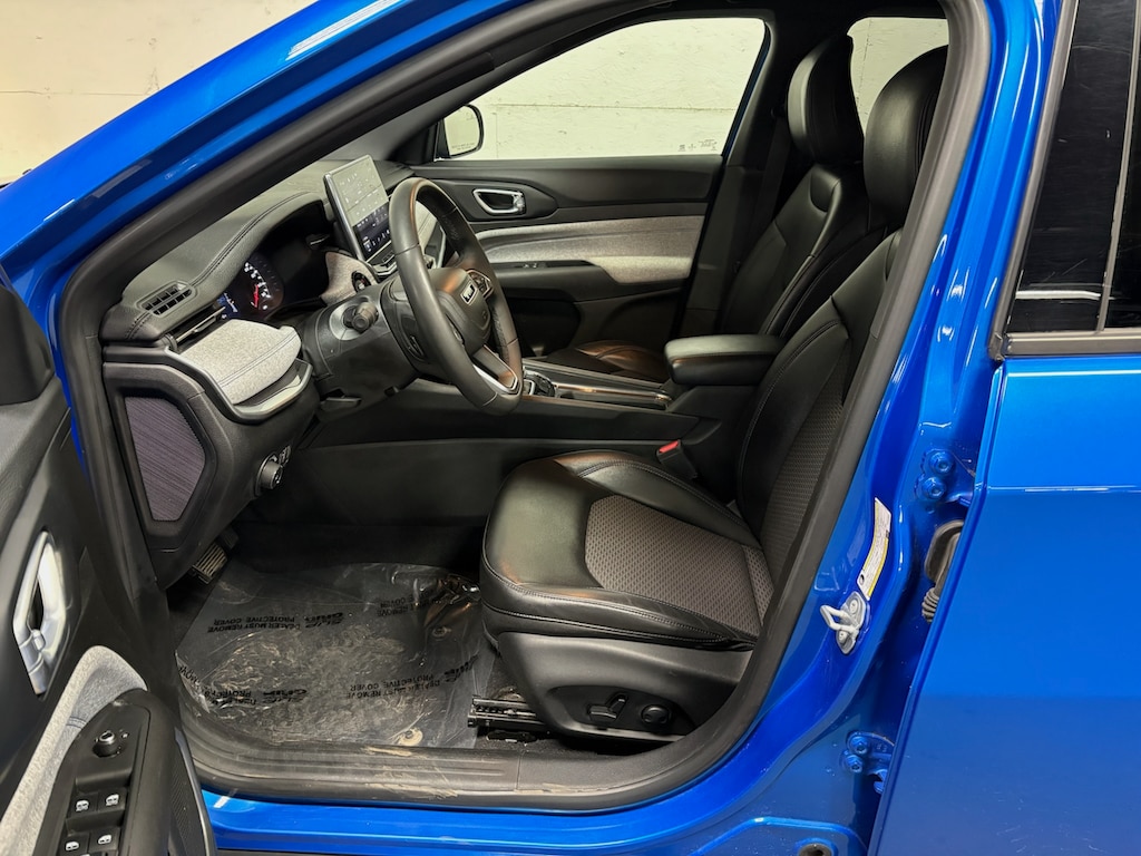 Used 2023 Jeep Compass Latitude SUV
