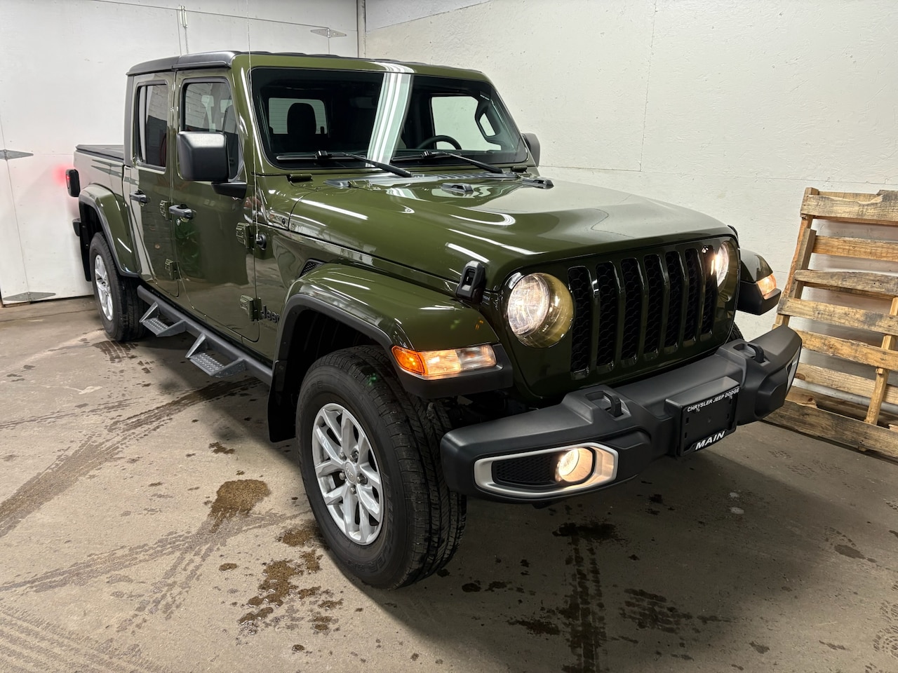 2023 Jeep Gladiator Sport S's photo