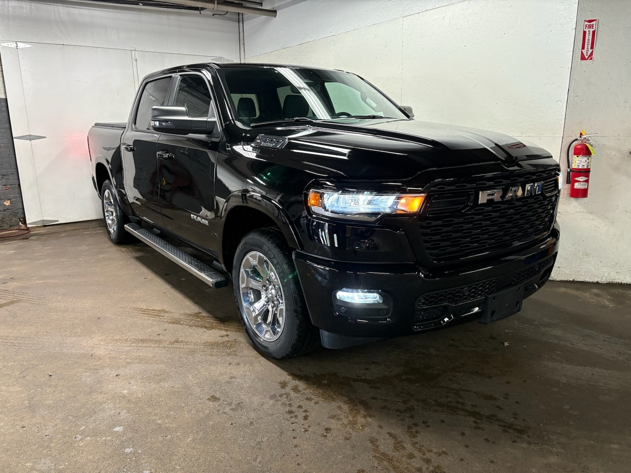 2025 RAM 1500 Big Horn/Lone Star 4x4 Crew Cab 5'7's photo