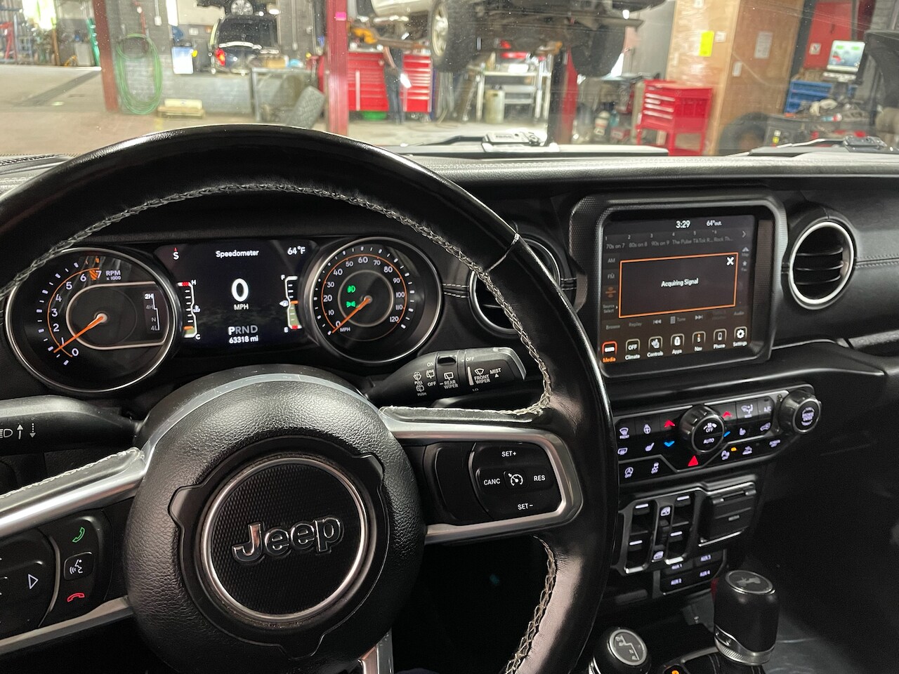 2022 Jeep Wrangler Unlimited Sahara photo 2