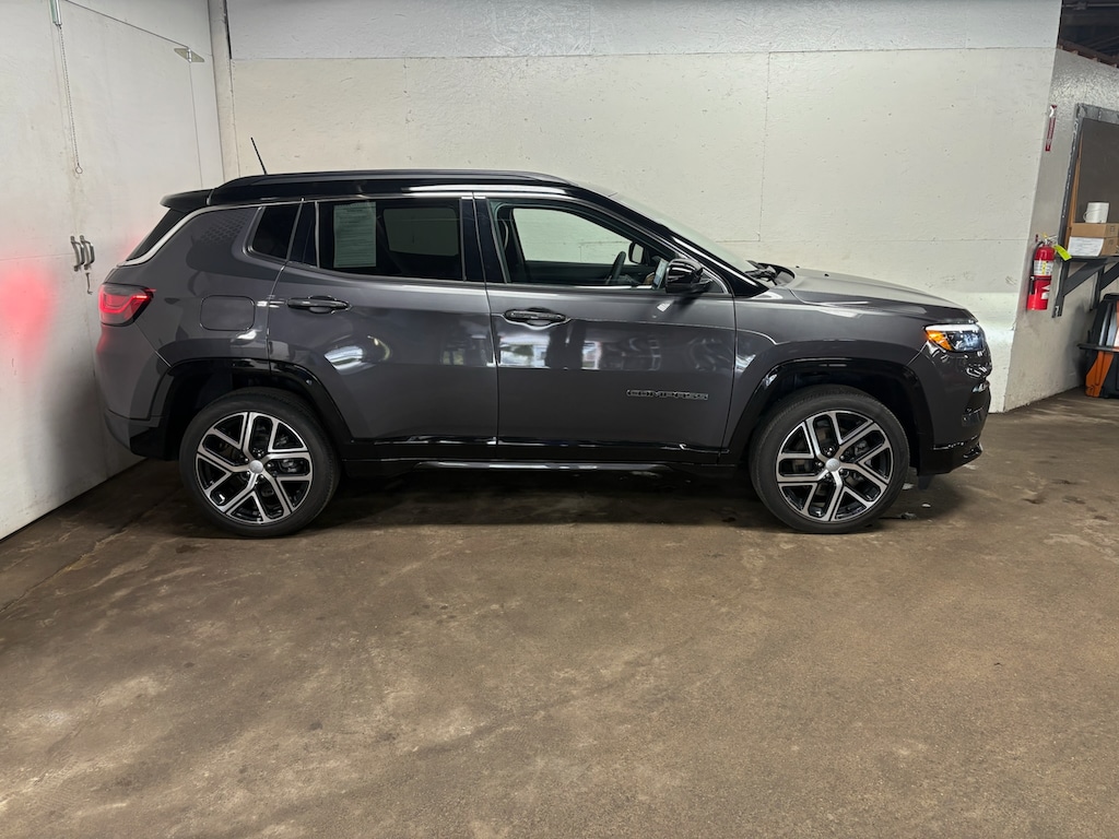 Used 2024 Jeep Compass Limited SUV