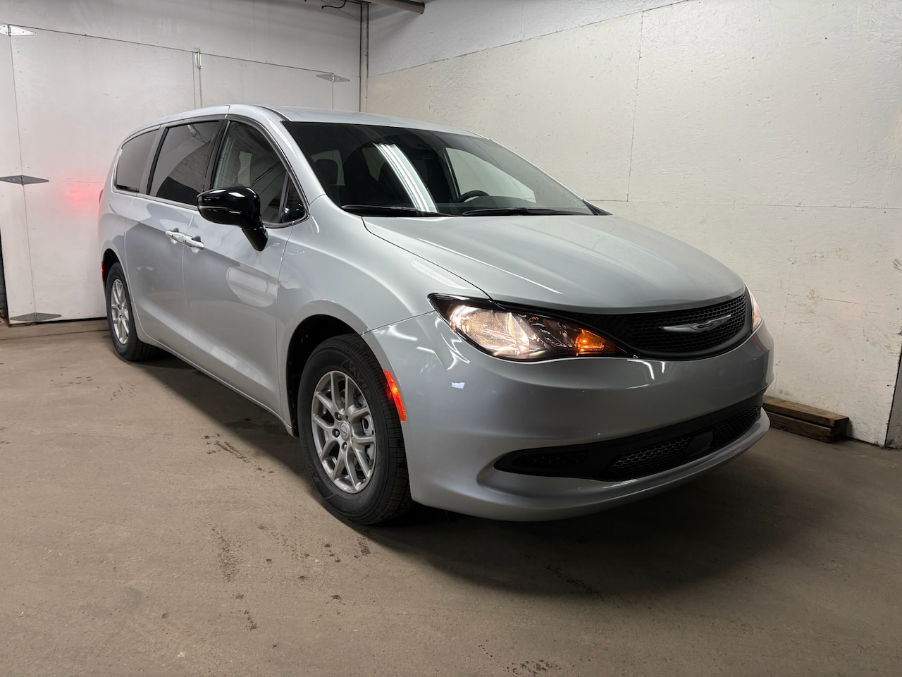 2026 Chrysler Voyager LX's photo