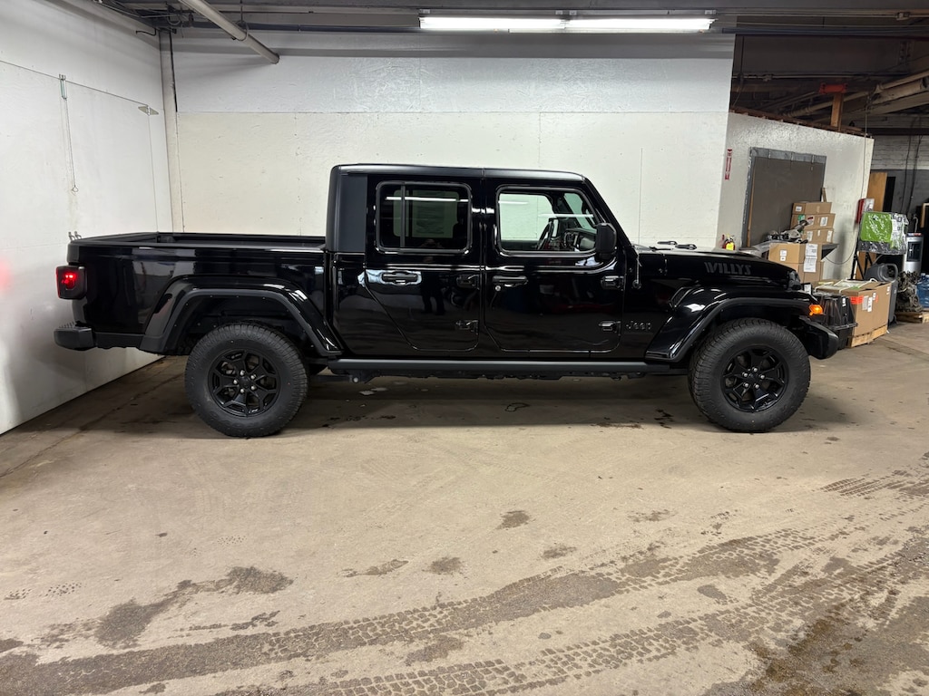 Used 2022 Jeep Gladiator Sport Truck