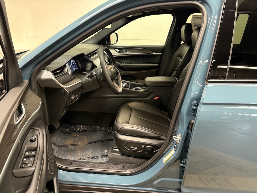 New 2026 Jeep Grand Cherokee LIMITED 4X4 Sport Utility